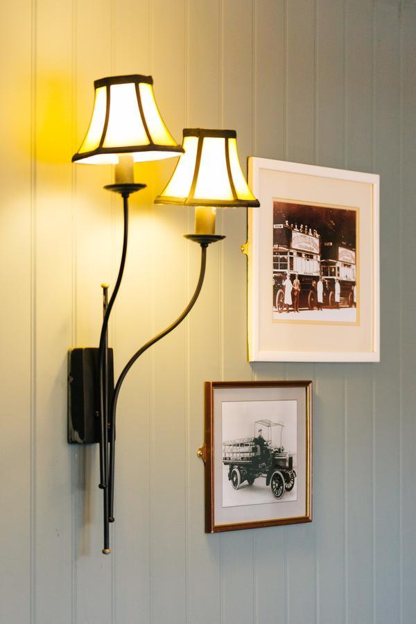 Duke Of Wellington Hotel Bourton-on-the-Water Buitenkant foto
